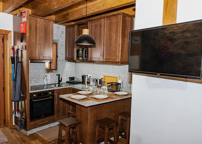 Apimonte O Cantinho Da Maria - Pn Montesinho Tatil Evi *